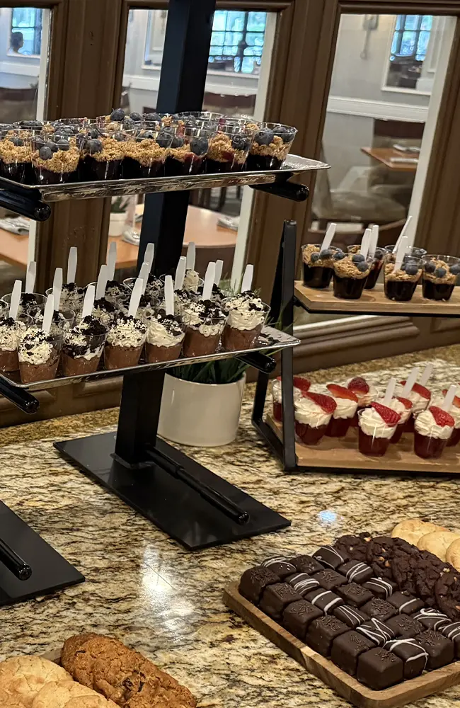Bar and dessert display – Ocala